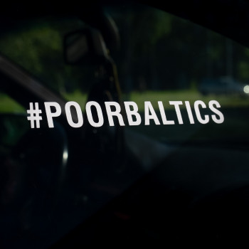 Baltās uzlīmes POORBALTICS